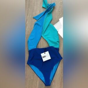 Beach Riot Jessica One piece in shades of blue size medium nwt